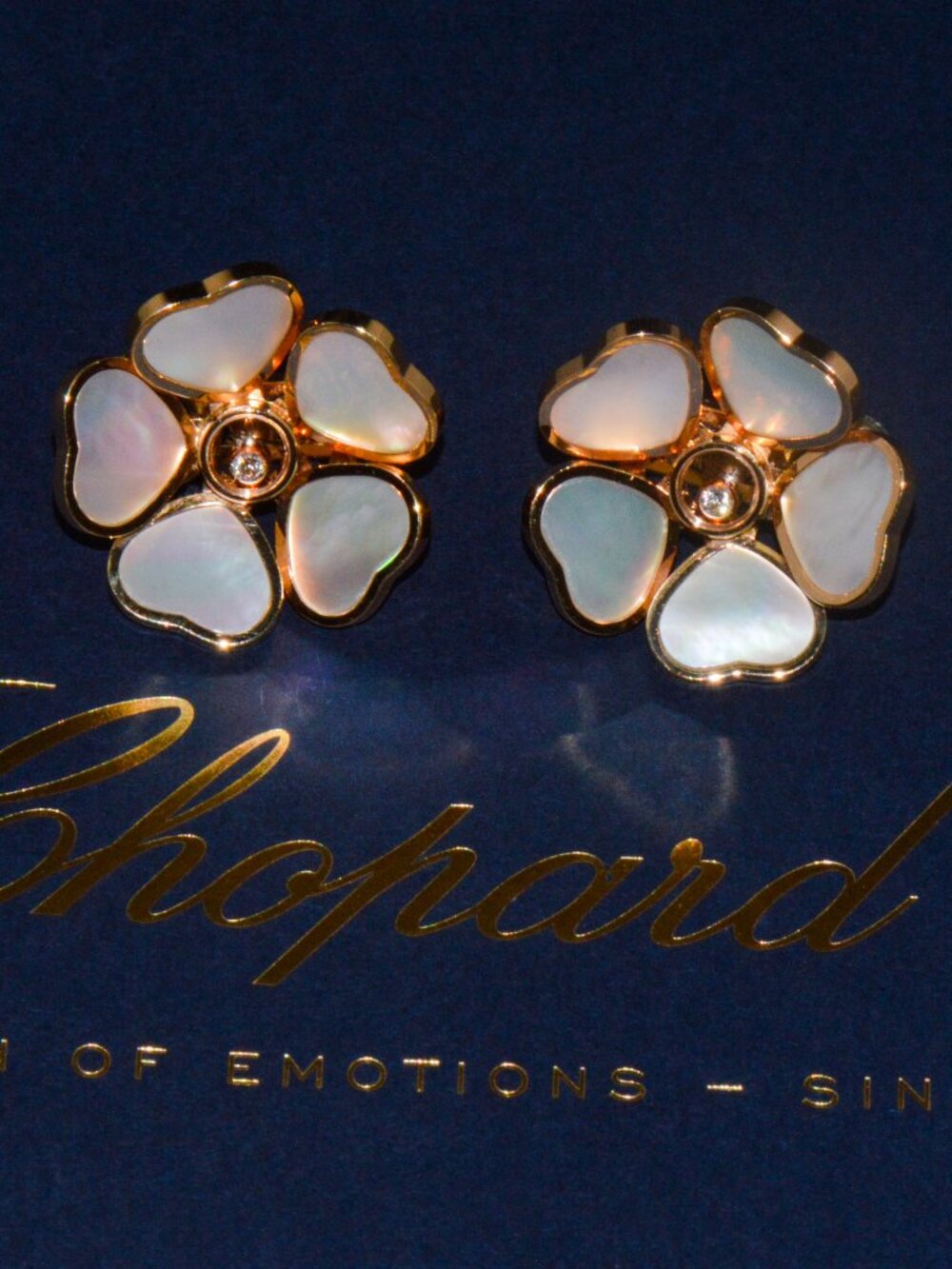 Chopard Happy Hearts Flowers Diamond Mother of Pearl 18K Rose Gold Earrings